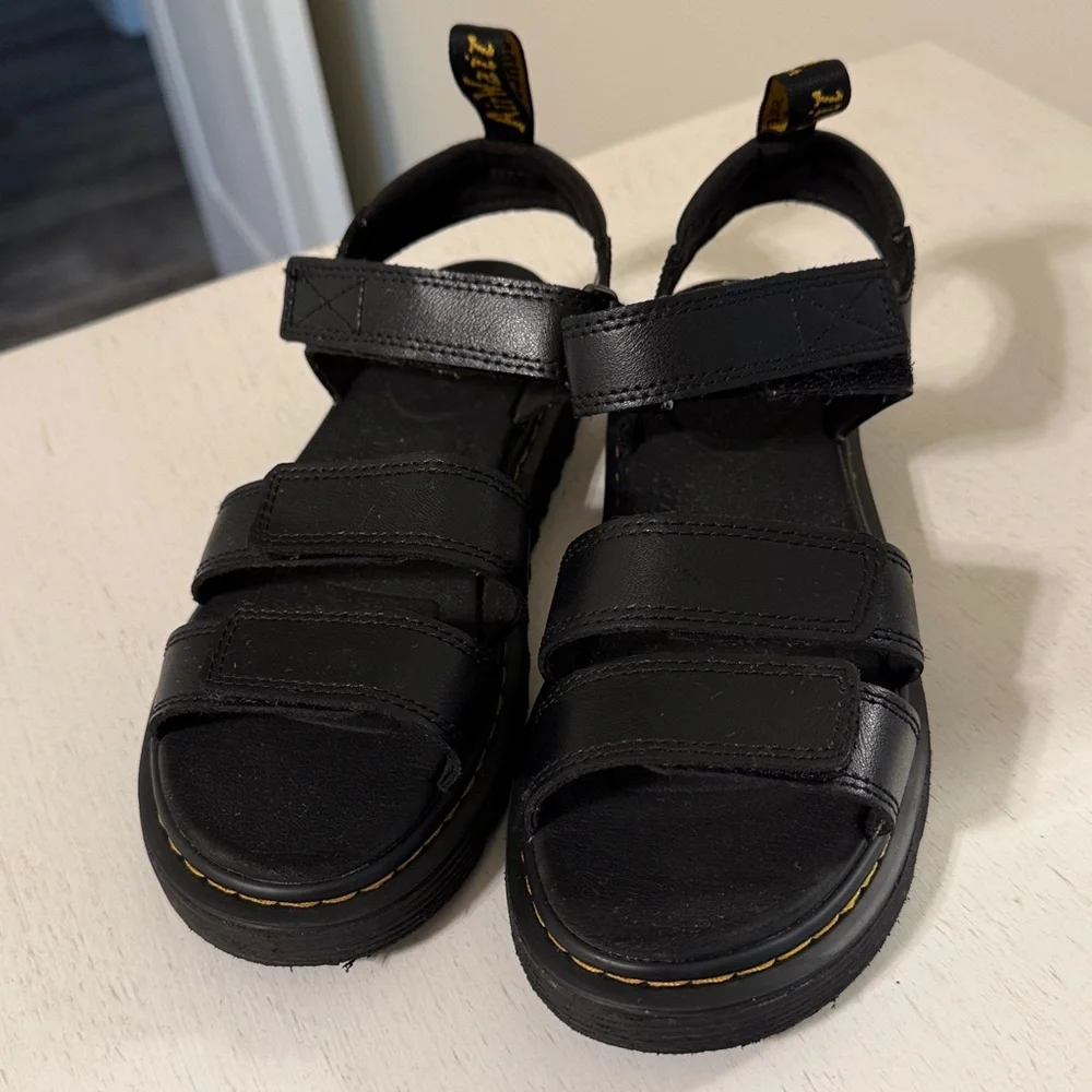 Dr. Martens Junior Klaire Y Black Strappy Sandals / Size 6 / T Lamper Leather